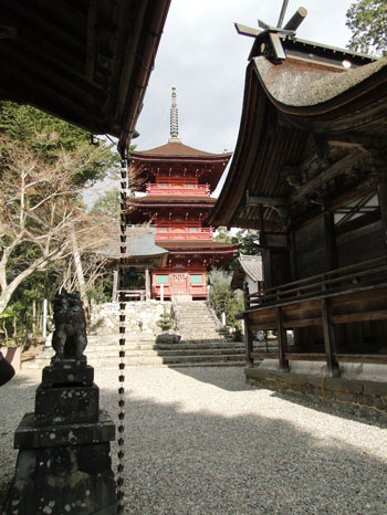 A five-story pagoda in the back of the shrine complex, as viewed from near the shrine's main hall