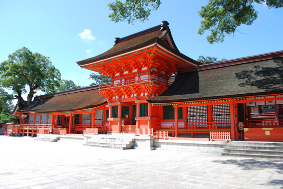 Usa Shrine in Oita Prefecture, is a sacred Hachiman shrine that was designated a national treasure and boasts traditional architecture.
